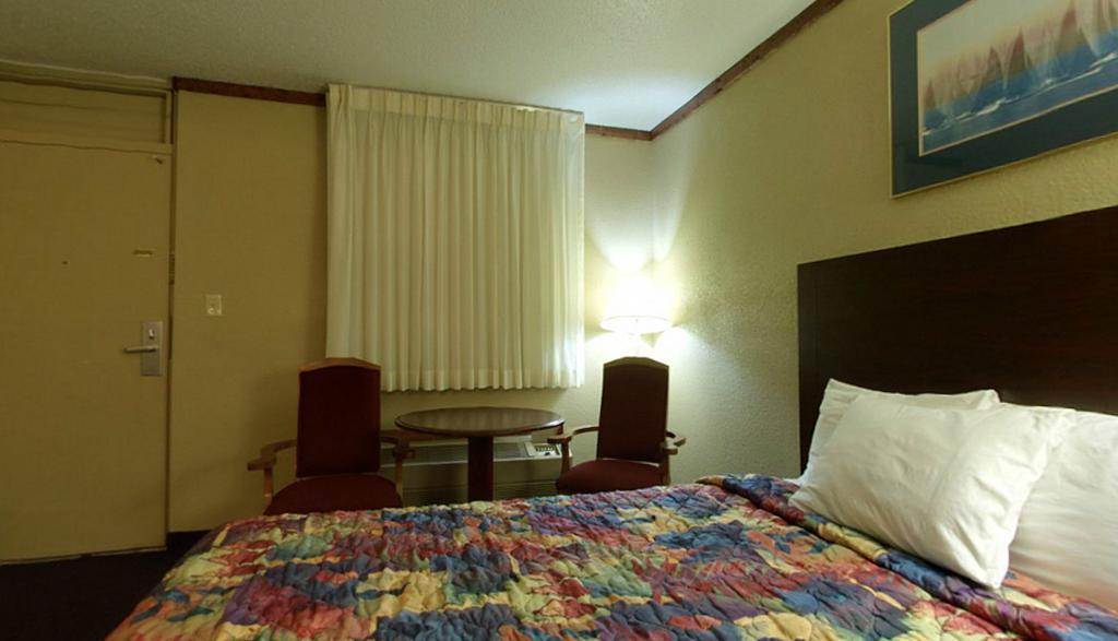 Americas Best Value Inn Newton Szoba fotó